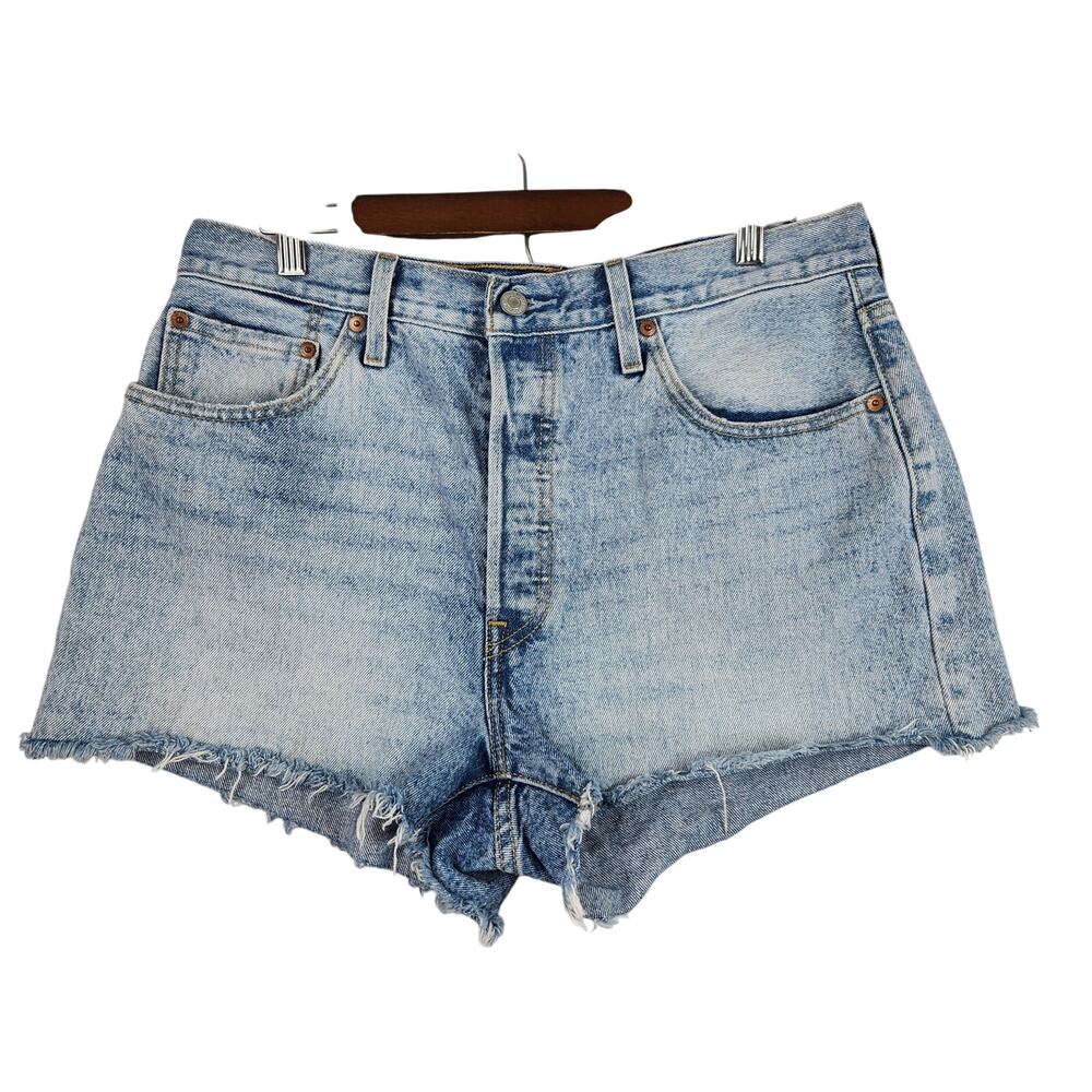 Levi Cut-Off Shorts 32 Waist Raw Hem Lightwash Button Fly High Waist Women’s GUC